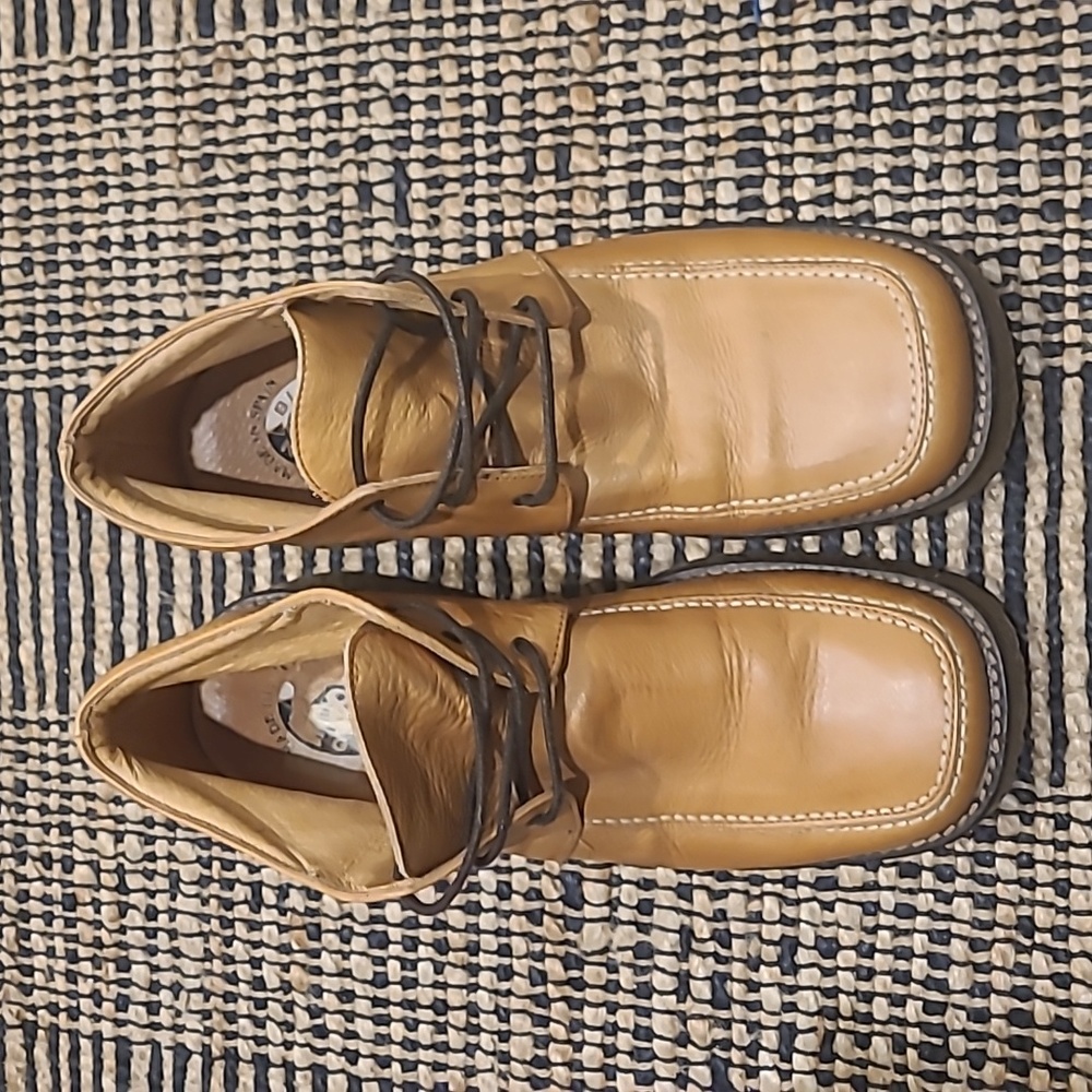 VINTAGE 90s LEATHER WALLABEE STYLE BOOTS MADE IN BRAZIL